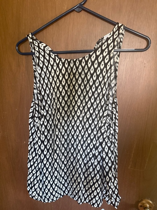 Old Navy Tops - Old Navy Black and White Diamond Print Sleeveless Tank